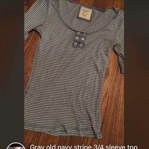 Gray old navy 3/4 sleeve shirt